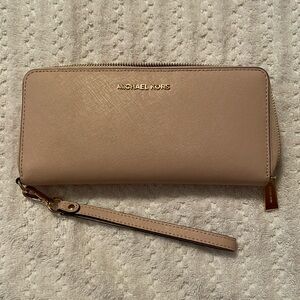 Michael Kors Continental leather wristlet in soft pink